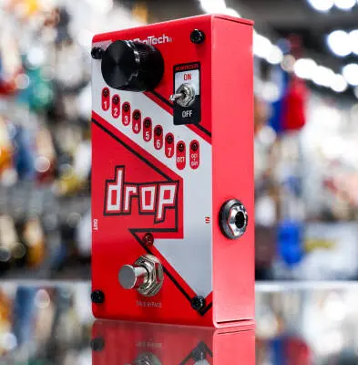 Digitech - Polyphonic Drop Tuning Pitch Shifter - Red 2